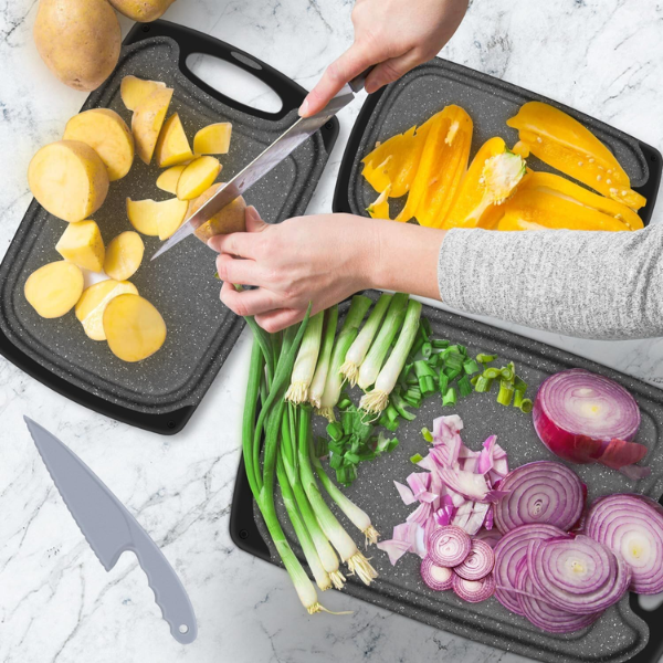 Chopping Board Set of 3, Small to Large, Chopping Boards for Kitchens with Non-Slip Feet , BPA Free, Dishwasher Safe Cutting Board (Black).